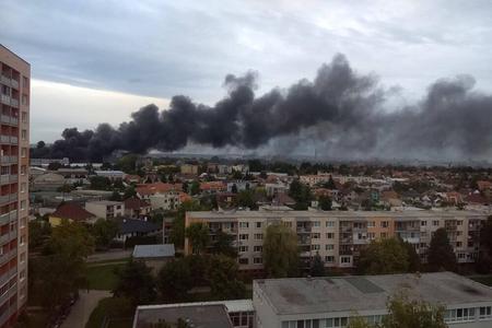 The Former TAZ plant's halls went up in flames in Trnava, forcing people to stay home.