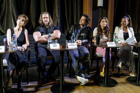 The cast of the Slovak version of Les Misérables, together with director Marie Zamora (l).