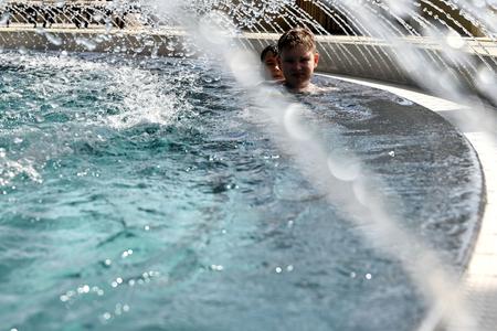 Slovaks change holiday plans. They want to stay home
