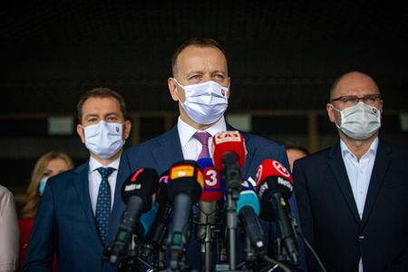 Richard Sulík (right) and his SaS demand Boris Kollár (centre) to step down. PM Igor Matovič (left) has supported Kollár so far. 