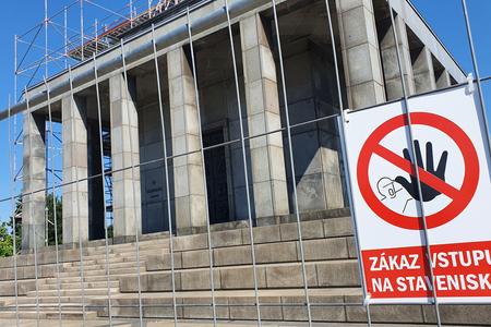 Having survived countless lightning strikes, Slavín gets a makeover