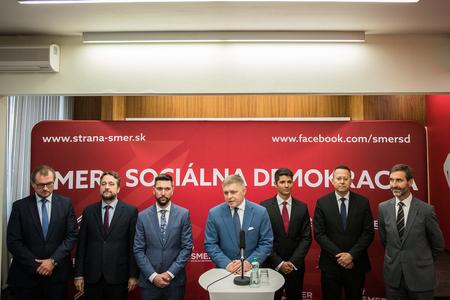 Smer chair Robert Fico and newly-elected deputy chairs.