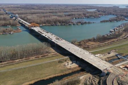 Will the new Danube bridge be called Jarovský or Lužný?