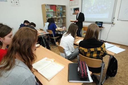 PISA test results: Average maths, poor reading and sciences