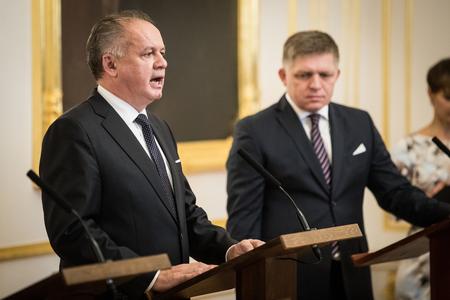 Illustrative stock photo: Andrej Kiska (l) and Robert Fico (r)