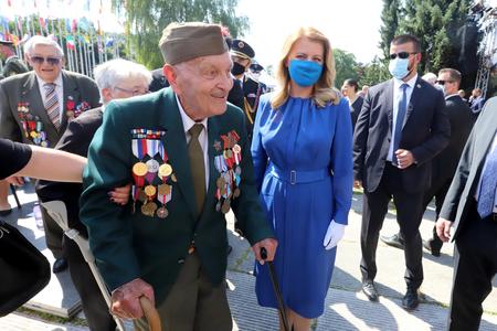 President Zuzana Čaputová and Vladmimír Strmeň, one of last survivors of the SNP.