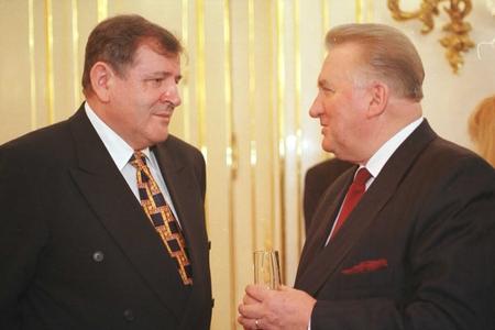 Ex-PM Vladimír Mečiar (l) and ex-president Michal Kováč (r)