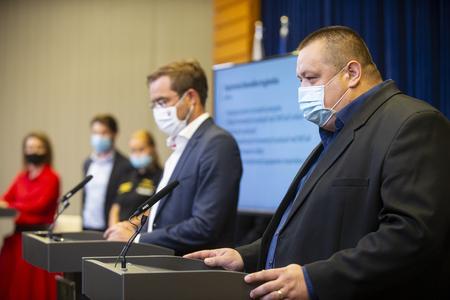 Health Minister Marek Krajčí (centre) and chief hygienist Ján Mikas (r) remain in self-isolation.