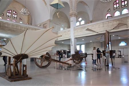 The Leonardo da Vinci replica machines are on display in the Lučenec synagogue until mid-December 2020.
