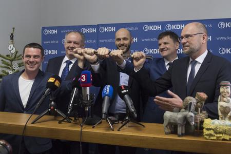 Strong enough to rule? Doubts over prospects for opposition stability