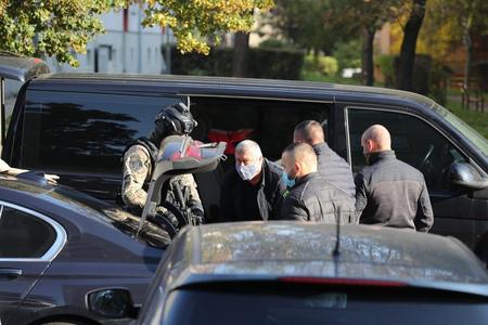Police arrest top special prosecutor, suspected of helping a mafia group