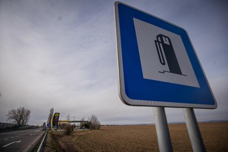 Petrol tourism: Slovaks filled thousand-litre water tanks