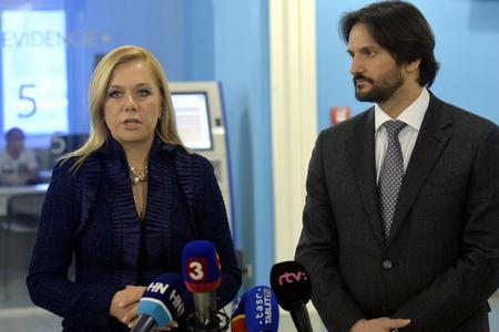 Former interior ministers Denisa Saková (l) and Robert Kaliňák (r).