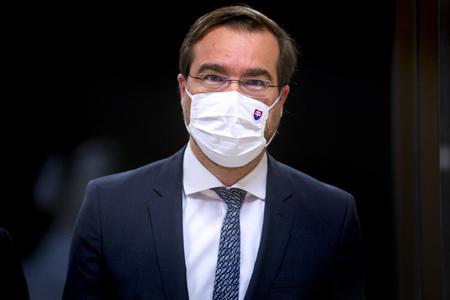 Health minister resigns