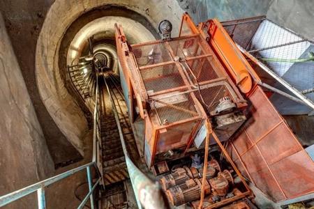 Inclined elevator