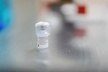 Covid vaccine now available for people over 75 in Slovakia