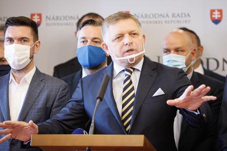 Poll: Fico takes votes from Pellegrini, Smer fares better than coalition SaS