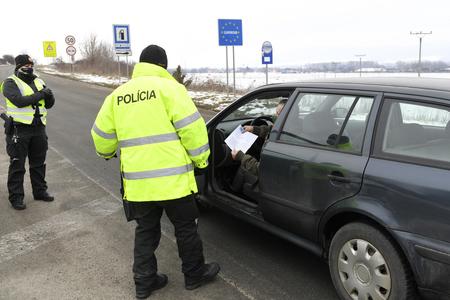 CORRECTION: Conditions for crossing borders change from April 19