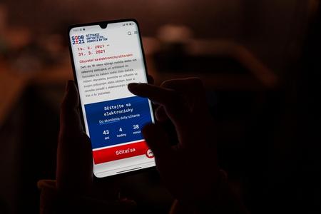 Census form can be filled also via the phone.