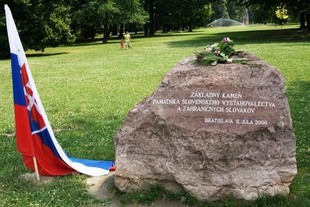 A stone in Janko Kráľ Park in Bratislava commemorates Slovak emigration.