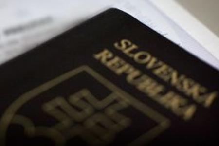 Rules for granting Slovak state citizenship receives green light from ministers