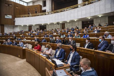 Poll: Support for parties frozen, only extremists on the rise