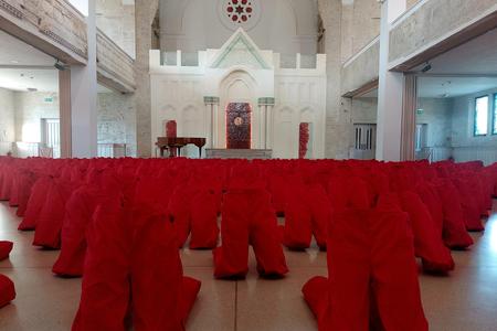 "365" is the name of a new installation by Peter Kollár at the Lučenec synagogue.