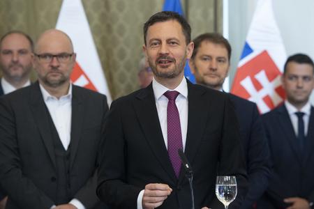 As the mercury rises, Slovak politicians will “cool off” – or so we are told