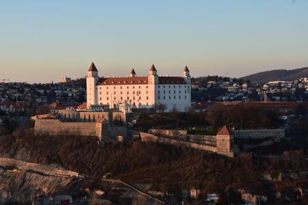 Slovak government offers Bratislava for peace talks