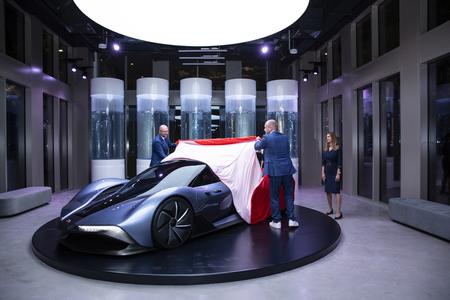 Hydrogen car premieres at the Dubai Expo