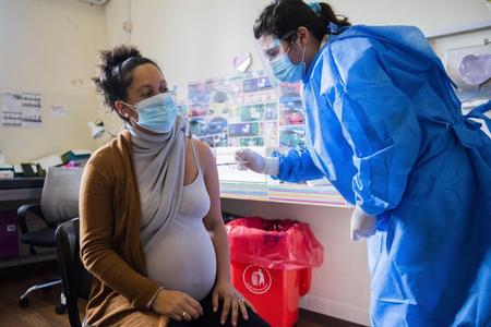 Pregnant and breastfeeding women face obstacles in obtaining Covid vaccine
