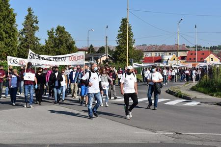 Employees protest on May 19 against the company's disconnection from energy and media.