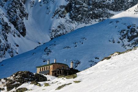 Winter hiking season kicks off in the High Tatras, despite trail closures