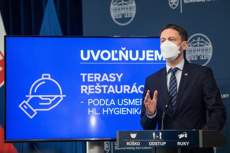 PM Eduard Heger announced further lifting of measures on April 21.