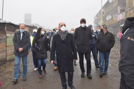 MEPs find poor hygienic and living conditions during visit to Roma neighbourhood