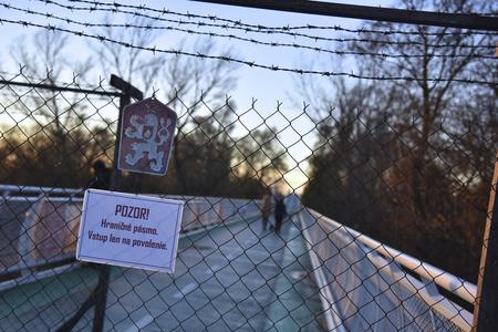 The symbolically closed Slovak-Austrian border.
