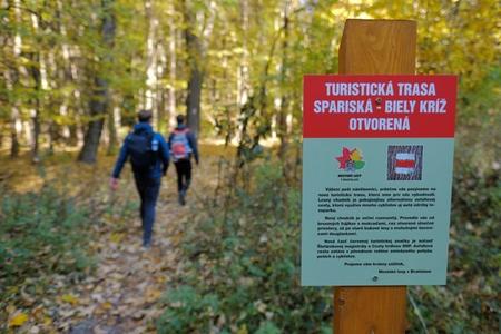 The new five-kilometre-long track is part of the SNP Heroes' Trail, which stretches from the Dukliansky priesmyk pass in the east of Slovakia to Devín Castle. 