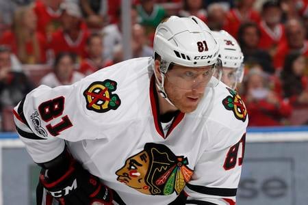 Chicago Blackhawks right wing Marián Hossa prepares for a face off against the Florida Panthers during an NHL hockey game in March 2017.