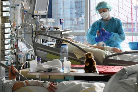 Lockdown only preventing new cases, number of hospitalisations rises