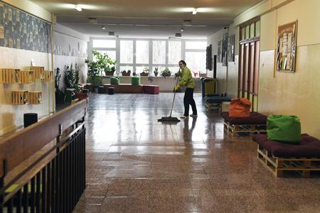 Ukrainian refugees in Slovakia clean and help in kitchens, but not for good