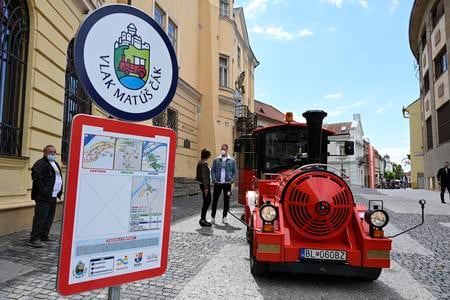 The Matúš Čák, a train for visitors to Trenčín, took passengers to Trenčín Castle and the recreational area Ostrov in the summer of 2021 for the first time.