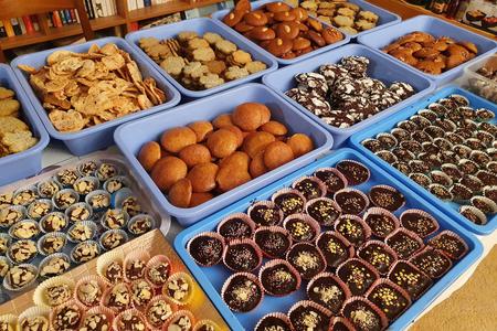 How to do a Christmas cookie exchange right (recipes)