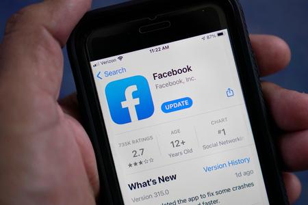 Glossary: Social media is a stage. How can we dance on it well?