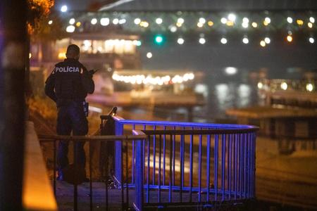 Policeman after the shooting in Tepláreň.