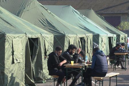 Tent town for illegal migrants in Kúty shuts down