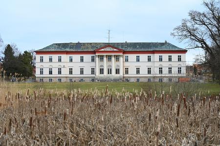 The Slovak National Museum is reconstructing its manor house in the village of Dolná Krupá near Trnava, which is part of the Music Museum. The renovation of the more than 200-year-old building is planned for 18 months and should open to visitors at the end of 2022. 