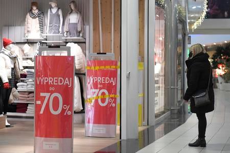 Shops open for everyone, recovered fall under OP+ regime
