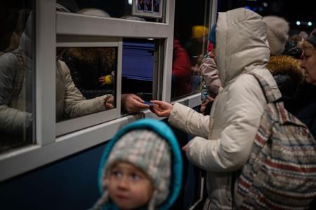 Біженці з України на прикордонному переході Вишнє Німецьке.