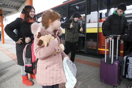 Refugees from Ukraine at the pedestrian border crossing in Veľké Slemence, March 1, 2022.