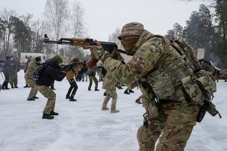 Slovaks inquire about possibility to fight in Ukraine. The permission process is difficult, though